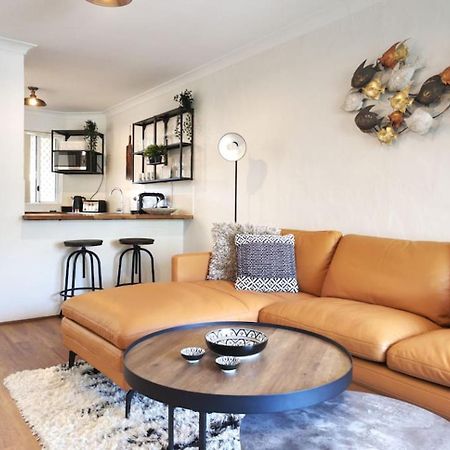 Magical Mcatee W Pool And King Bed Apartment Fremantle Exterior photo