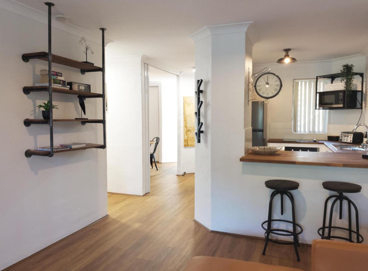 Magical Mcatee W Pool And King Bed Apartment Fremantle Exterior photo