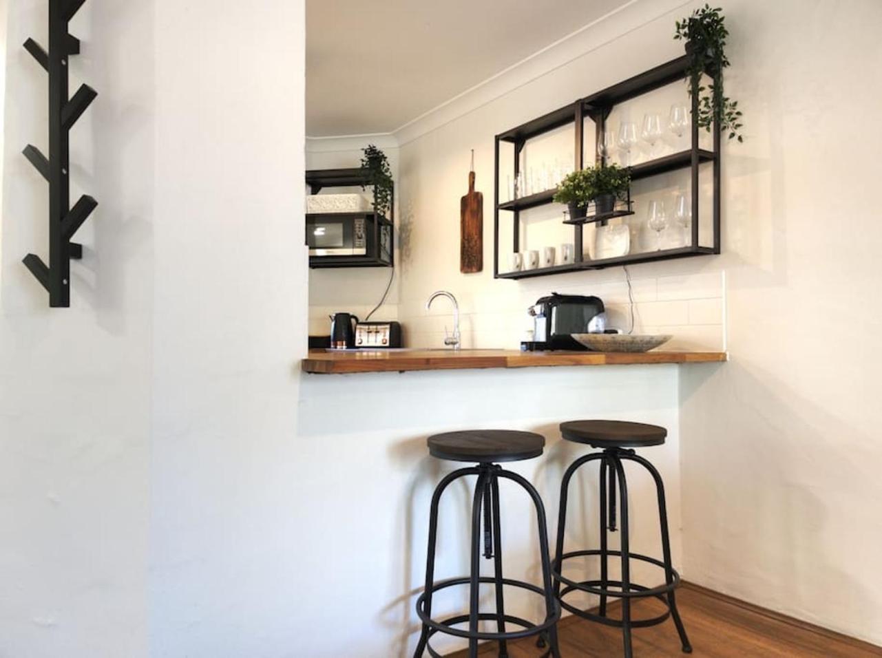 Magical Mcatee W Pool And King Bed Apartment Fremantle Exterior photo