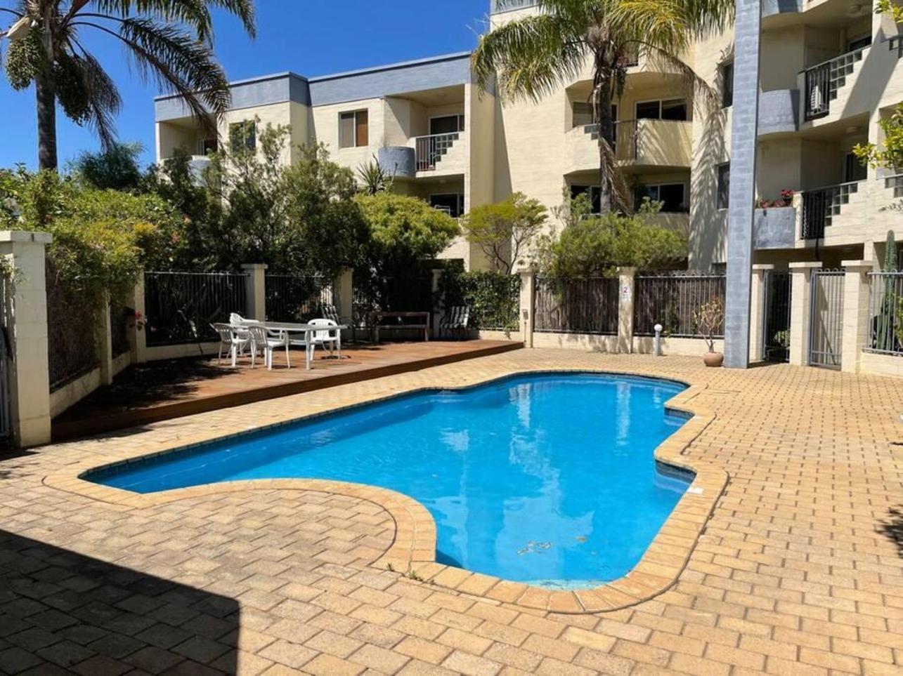 Magical Mcatee W Pool And King Bed Apartment Fremantle Exterior photo